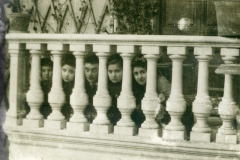 Quinta de Roel. María Isabel la segunda por la derecha
