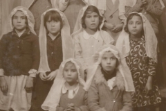 Niñas de Primera Comunión de la Doctrina de Villanueva de las Minas (Sevilla), 1935