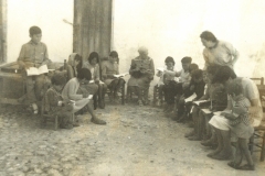 Clase de alfabetización en una Doctrinas