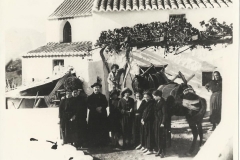 En la Sierra de Gibralgalia, María Isabel, con algunas de las que continuaron en las Doctrinas, y el P. Bernabé Copado